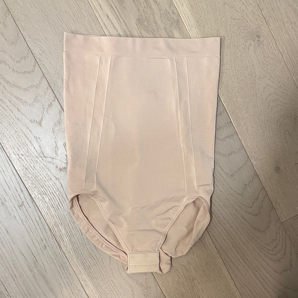 NEVER WORN SPANXsculpt OnCore High-Waisted Brief